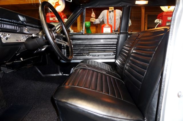 1965 Oldsmobile Custom Cruiser - photo 7