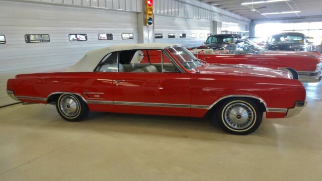 1965 Oldsmobile 442 convertible 1965 Oldsmobile 442