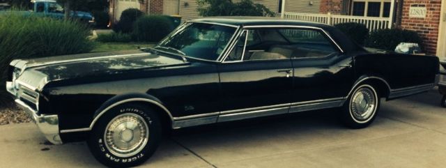 1965 Oldsmobile Eighty-Eight Holiday Hardtop