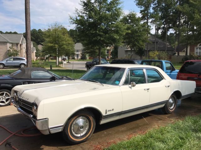1965 Oldsmobile Delta 88 BARN FIND SUPER CLEAN GARAGE KEPT ORIGINAL!!! 1965 Oldsmobile Eighty-Eight Holiday