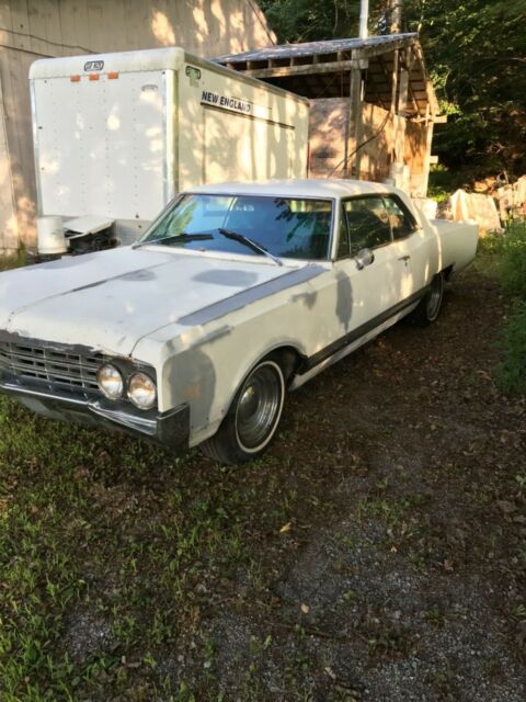1965 Oldsmobile Ninety-Eight Holiday - photo 3