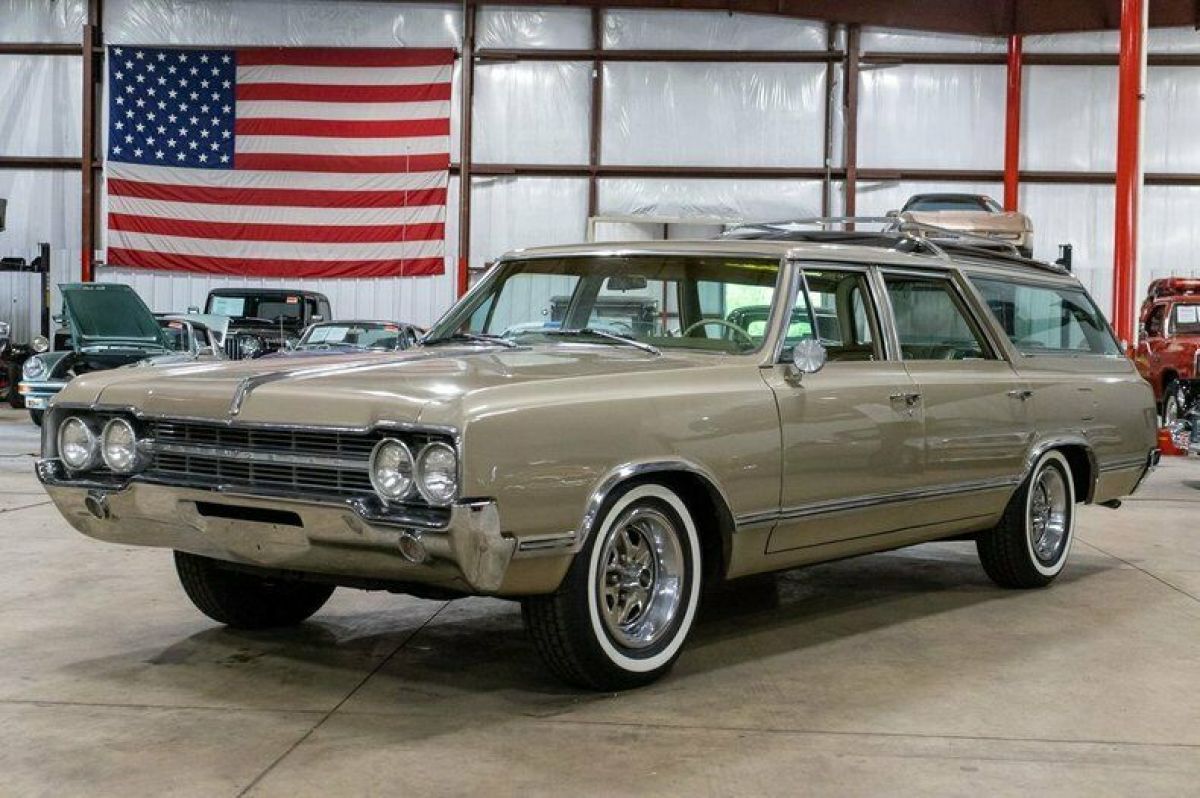 1965 Oldsmobile Vista Cruiser 79881 Miles Mojave Mist Sedan 330ci V8 Automatic 1965 Oldsmobile Vista Cruiser