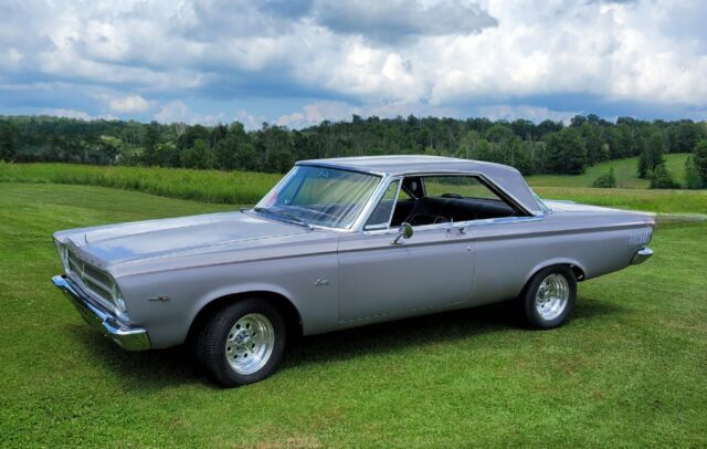 1965 Plymouth Satellite 4 speed 383 engine 1965 Plymouth Satellite