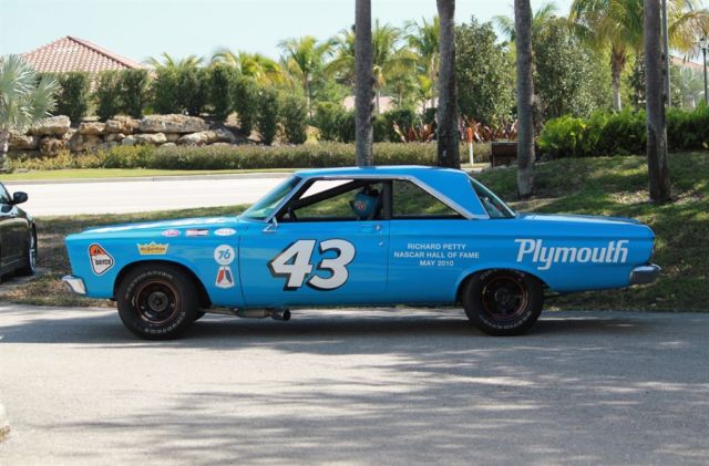 1965 Plymouth Satellite Richard Petty Race Car Replica - photo 7