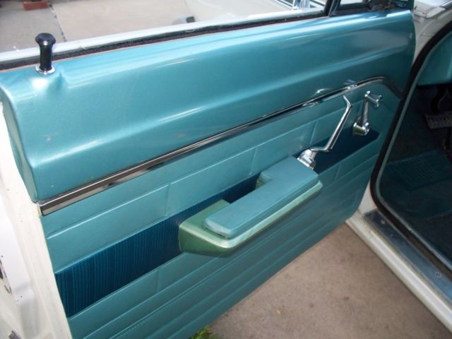 1965 Plymouth Valiant 4 Door - photo 9