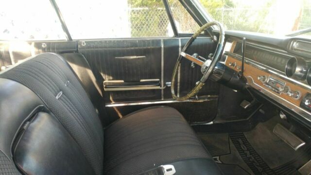 1965 Pontiac Bonneville 4 Door Hardtop - photo 4