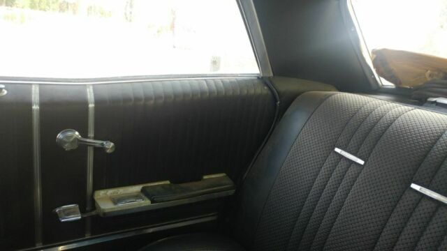 1965 Pontiac Bonneville 4 Door Hardtop - photo 9