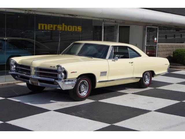 1965 Pontiac Catalina 2+2 - 421 V8, Automatic, 8 lug wheels, incredibly clean! 1965 Pontiac Catalina 2+2
