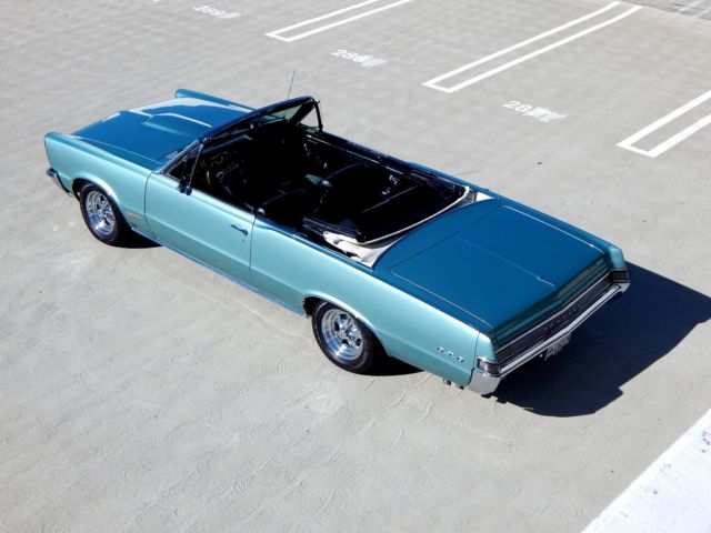 1965 Pontiac GTO 421 Convertible with 4-speed & Tri-power - photo 7