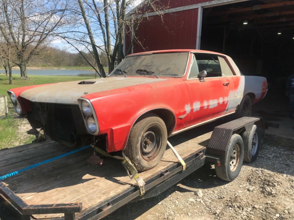 1965 Pontiac GTO barn find 6.5 389 V8 automatic no reserve rusty 1965 Pontiac GTO