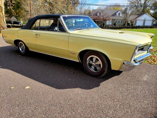 1965 Pontiac GTO CONVERTIBLE - 4 SPEED - A/C - TRI-POWER - photo 6