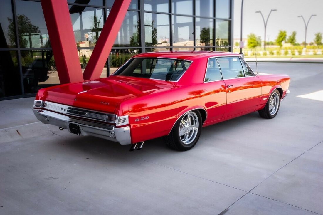 1965 Pontiac GTO Custom 2-Door Hard Top - photo 2