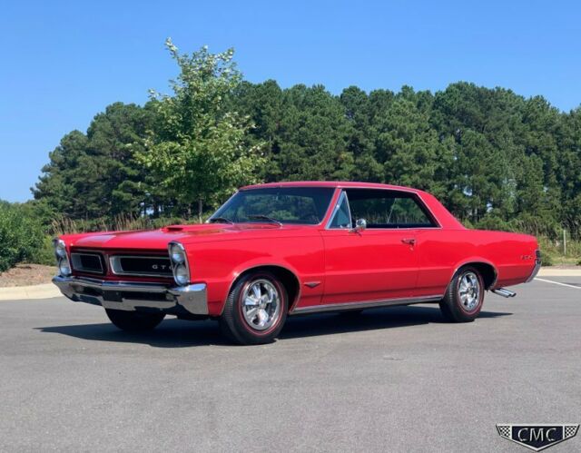 1965 Pontiac GTO TRI-POWER