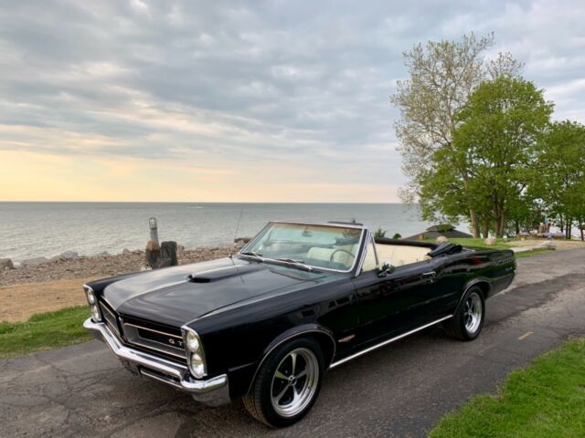 1965 Pontiac GTO Convertible - photo 3
