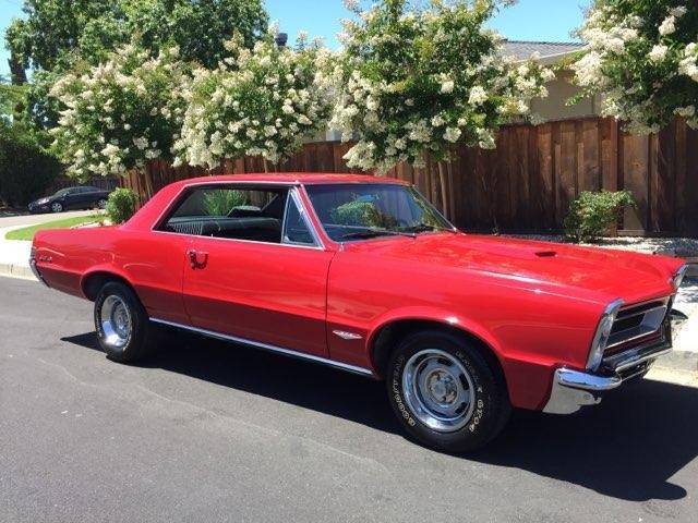 1965 Pontiac GTO tri power 4 speed