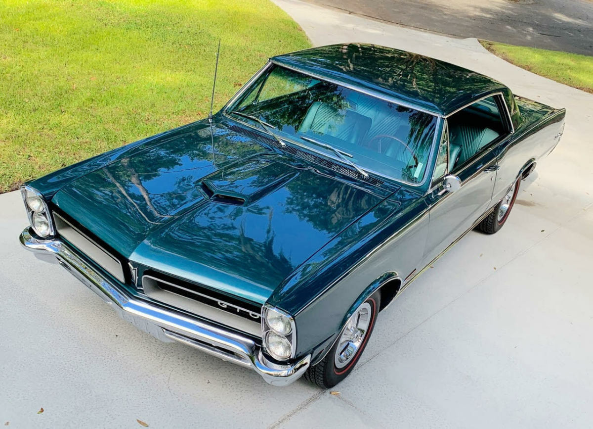1965 Pontiac GTO - Tri-Power - 4 Speed - Show Quality - PHS Documentation 1965 Pontiac GTO
