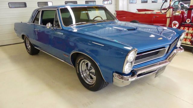 1965 Pontiac Le Mans --