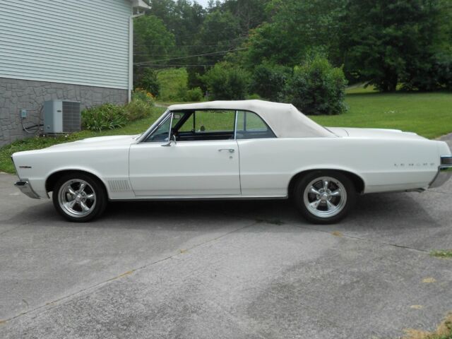 1965 Pontiac Le Mans with GTO hood