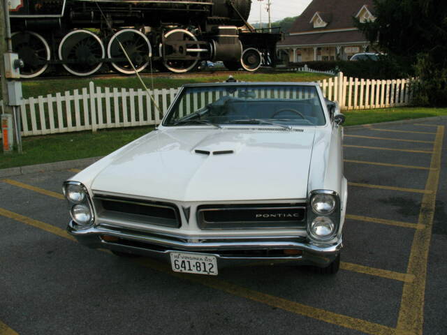 1965 Pontiac Le Mans with GTO hood - photo 2
