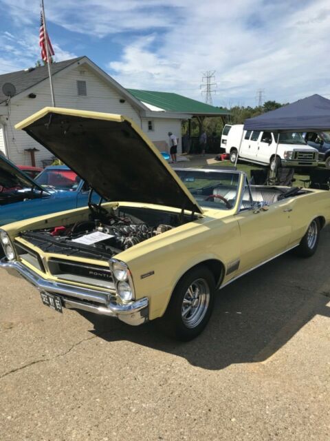 1965 Pontiac Le Mans Black vinyl - photo 2