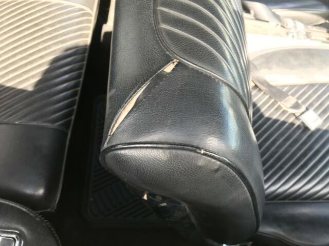 1965 Pontiac Le Mans Black vinyl - photo 9