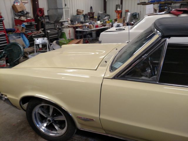 1965 Pontiac GTO Convertlible - photo 2