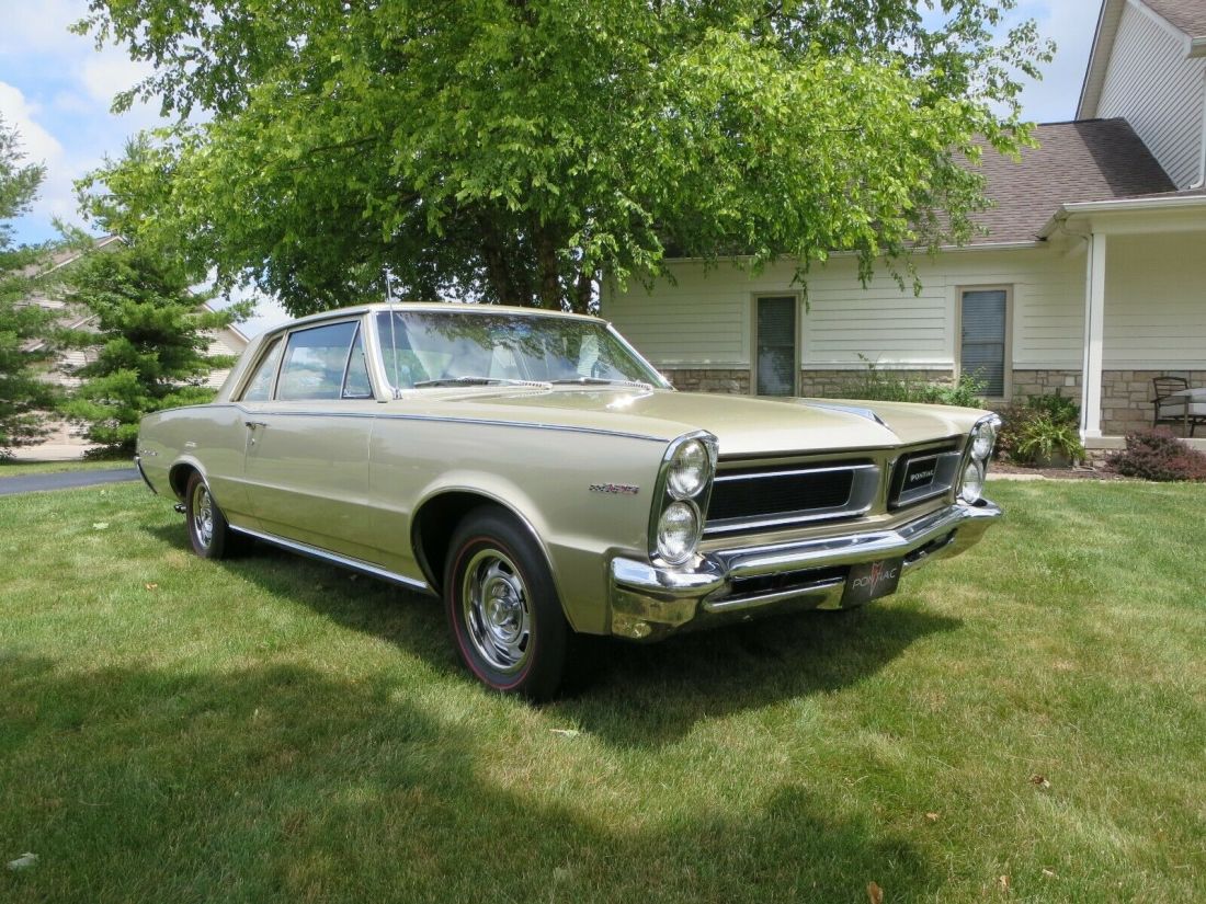 1965 Pontiac Tempest Custom