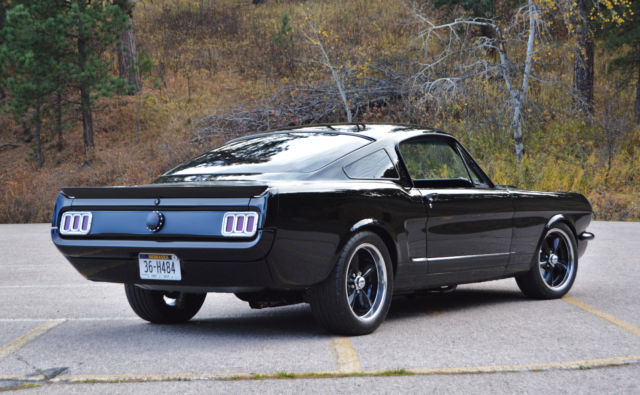 1965 Ford Mustang - photo 2
