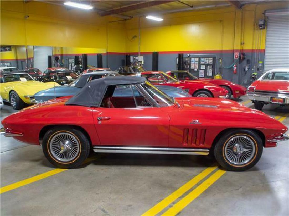 1965 Chevrolet Corvette Convertible - photo 10