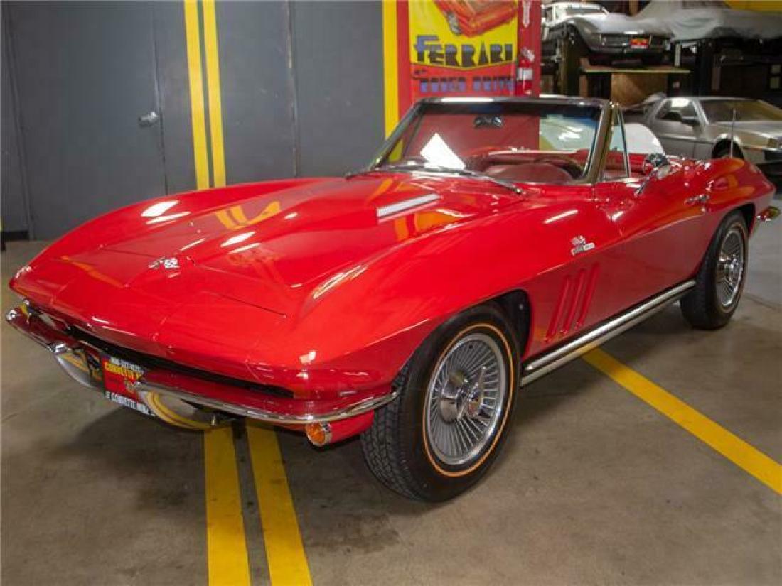 1965 Chevrolet Corvette Convertible - photo 5