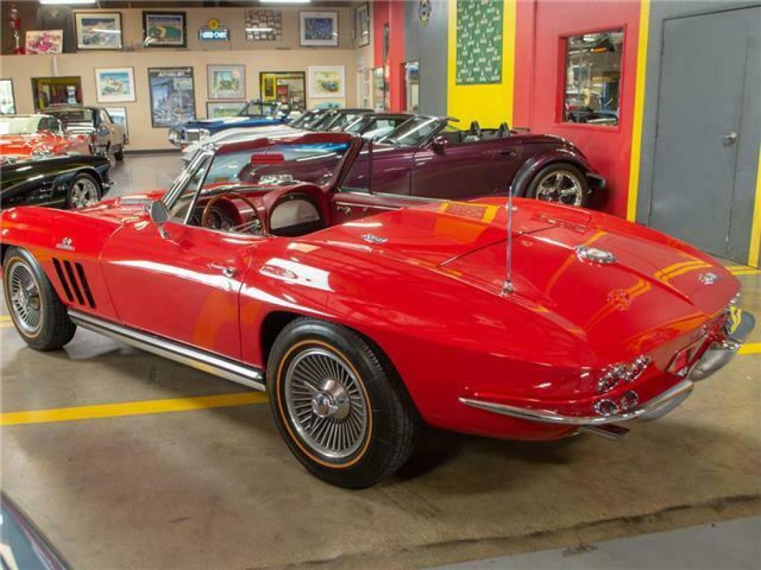 1965 Chevrolet Corvette Convertible - photo 6