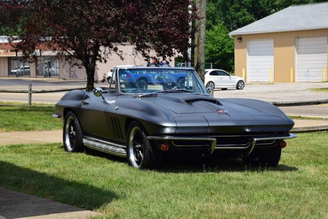 1965 Chevrolet Corvette Convertible - photo 2