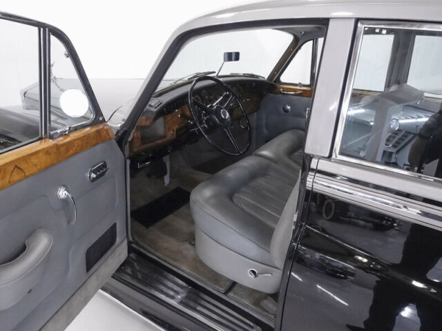 1965 Rolls-Royce Silver Cloud III Saloon - photo 6