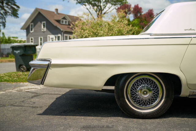 1965 Chrysler Imperial Sedan - photo 11