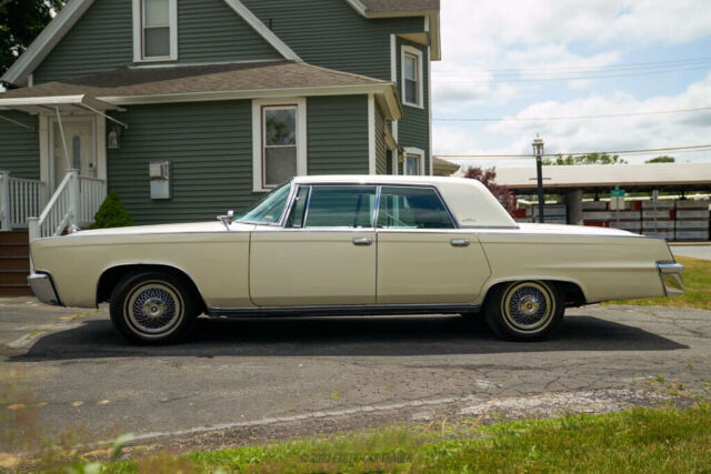 1965 Chrysler Imperial Sedan - photo 4
