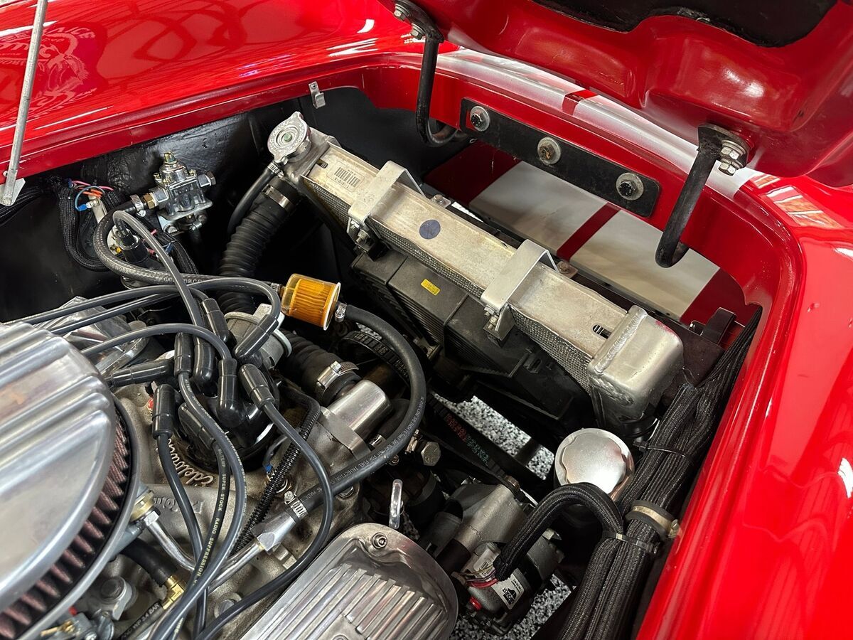 1965 Shelby Cobra 351 V8 4spd Replica Red/White - photo 13