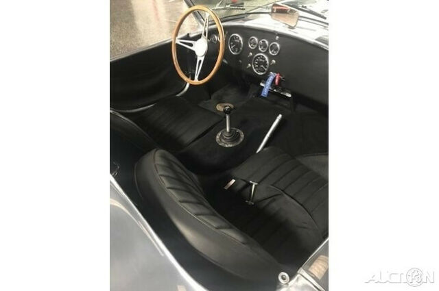 1965 Shelby Cobra 427 Original 50th Anniversary Edition 99 Miles - photo 2