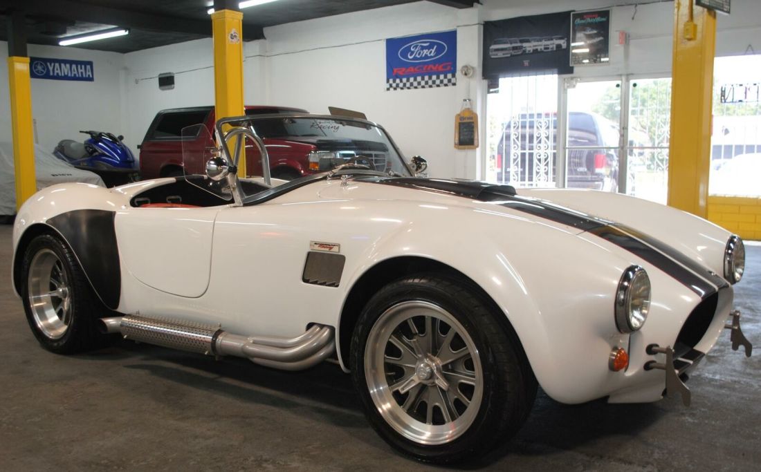1965 Shelby Cobra Replica Roadster - photo 2