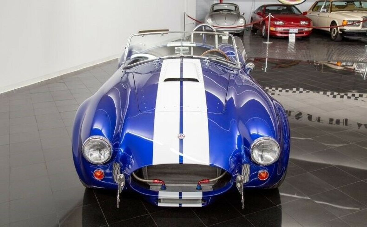 1965 Shelby Cobra 427 S/C MKIII by Superformance - photo 4
