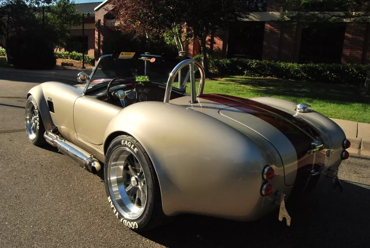 1965 Shelby Cobra Backdraft Racing RT4 - Stunning Color Combo! - photo 8