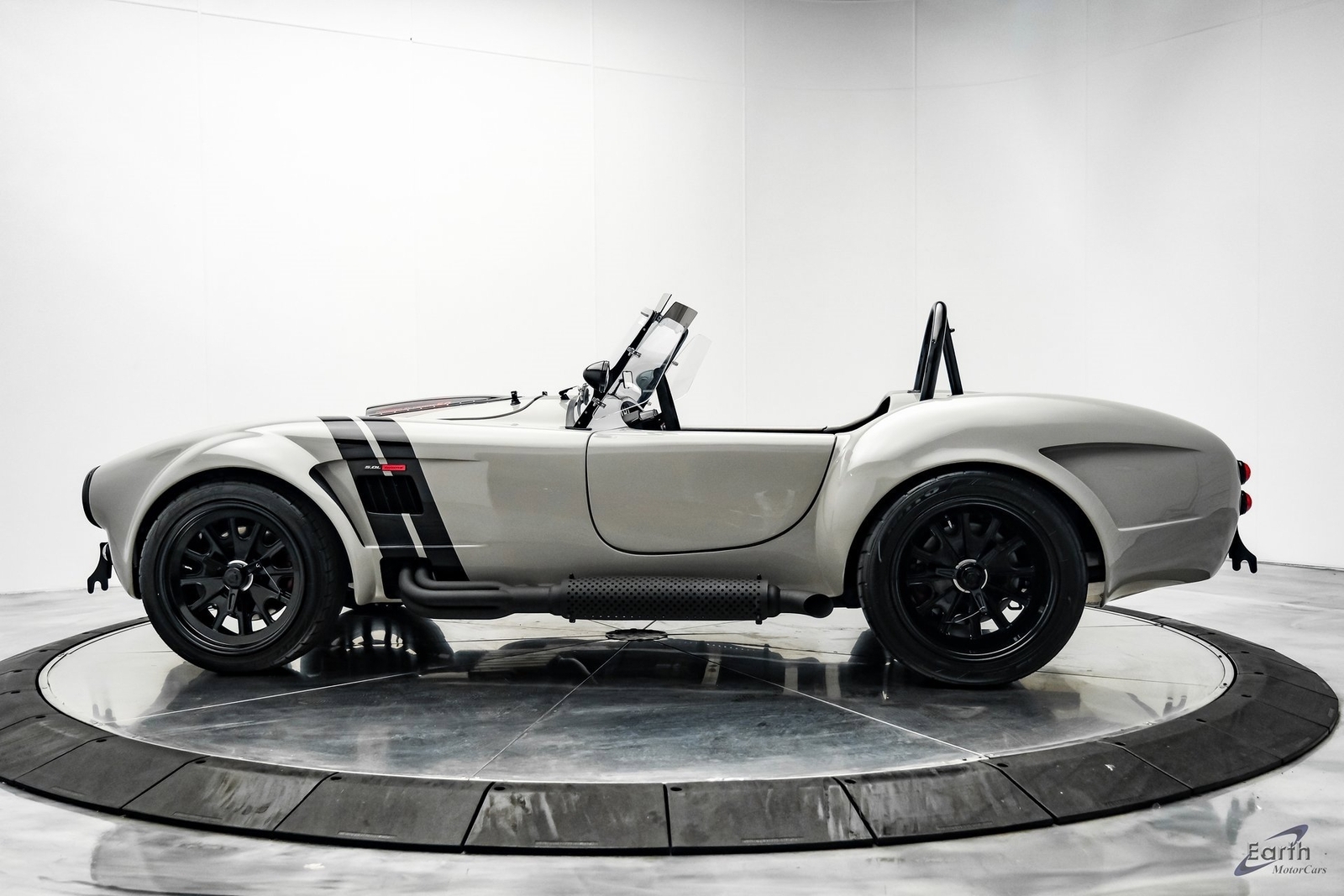 1965 Shelby Cobra Backdraft RT4 Black Edition 5.0 Coyote - photo 6