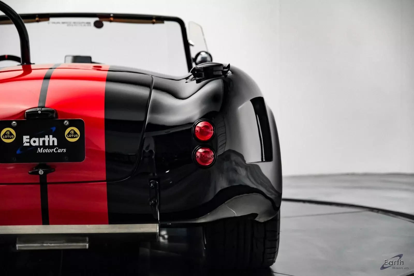 1965 Shelby Cobra Backdraft RT4 Black Edition - Coyote 5.0 - photo 11