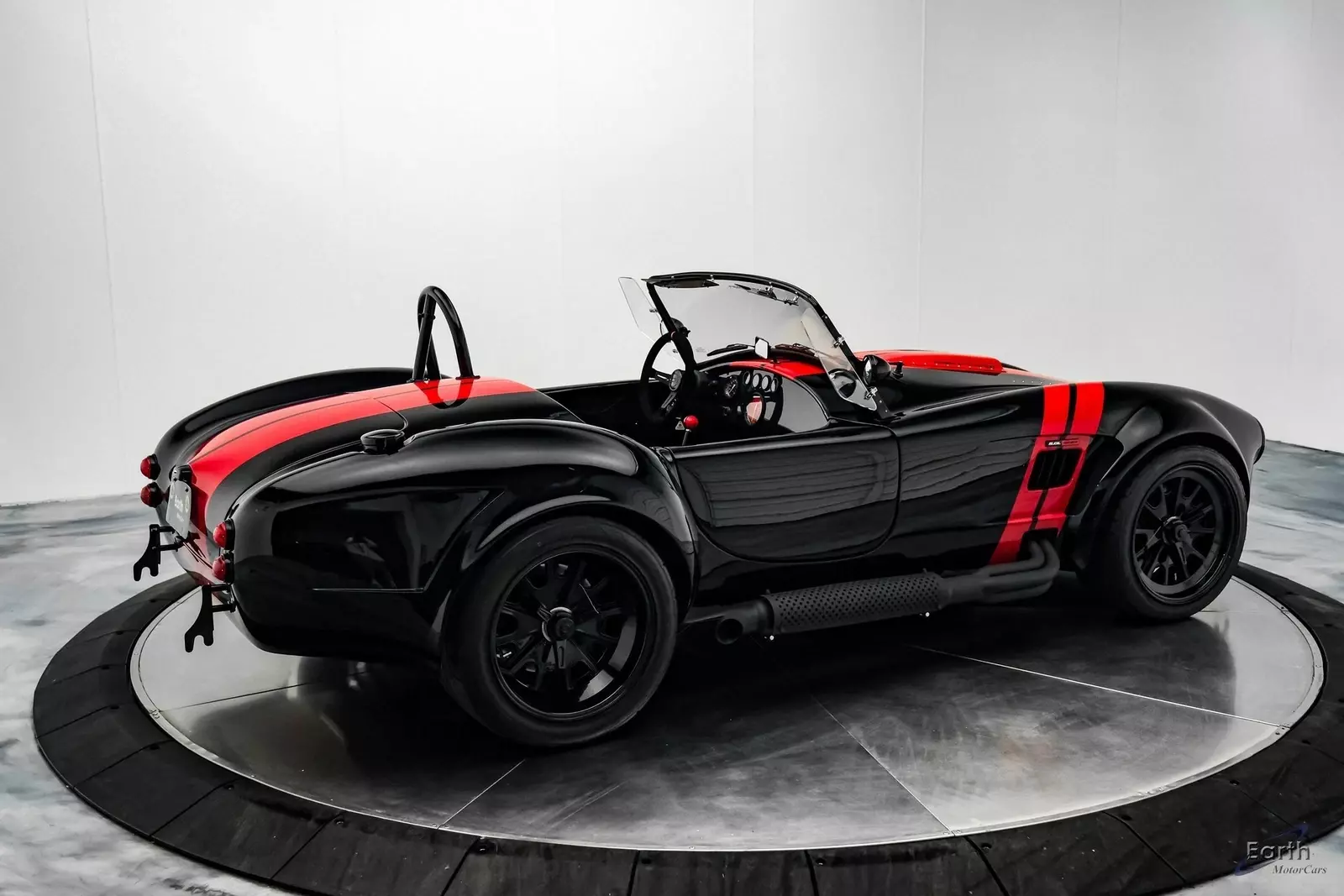 1965 Shelby Cobra Backdraft RT4 Black Edition - Coyote 5.0 - photo 12