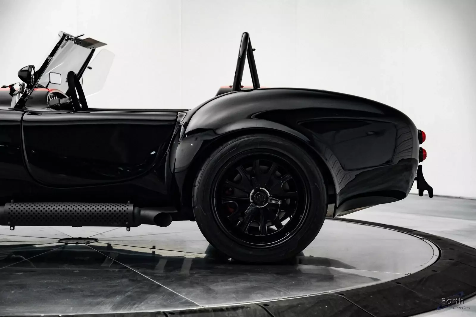 1965 Shelby Cobra Backdraft RT4 Black Edition - Coyote 5.0 - photo 6