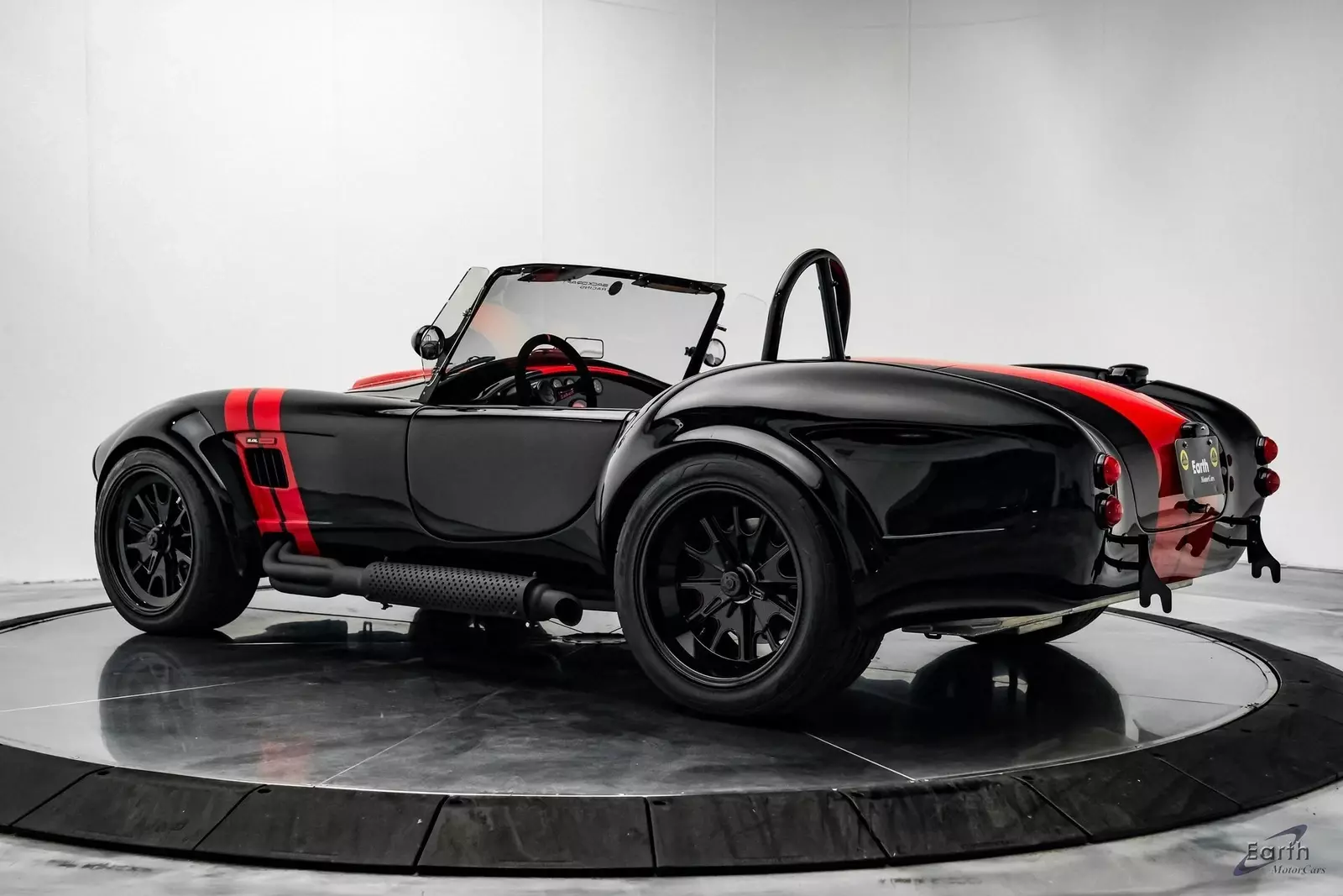 1965 Shelby Cobra Backdraft RT4 Black Edition - Coyote 5.0 - photo 7