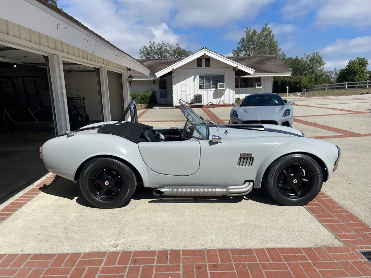 1965 Shelby Cobra Factory Five Replica - photo 2