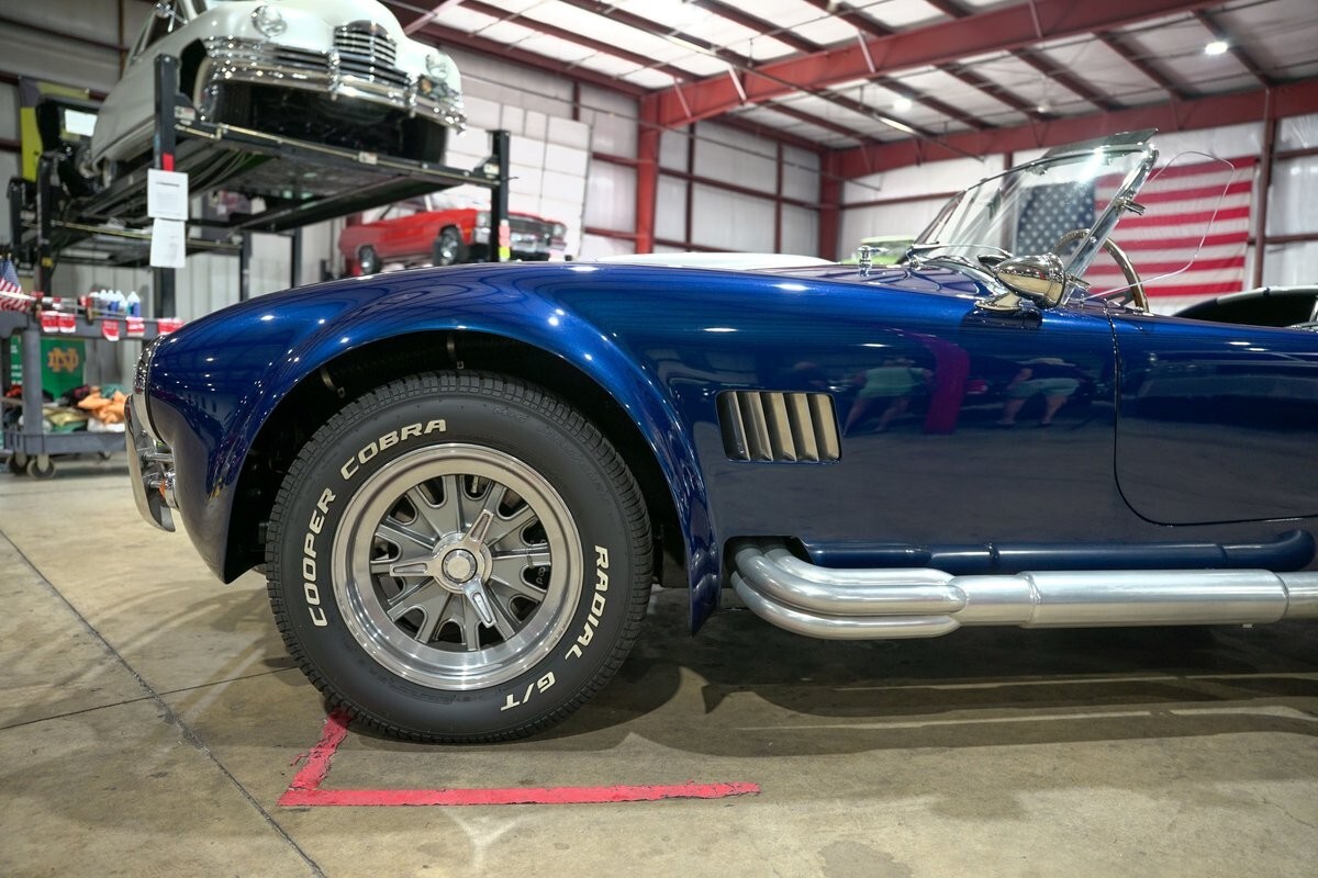 1965 Shelby Cobra Replica Superformance - photo 3