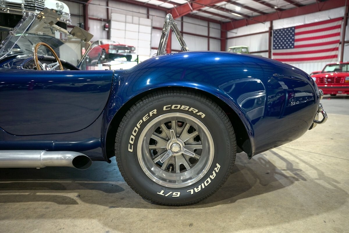 1965 Shelby Cobra Replica Superformance - photo 5
