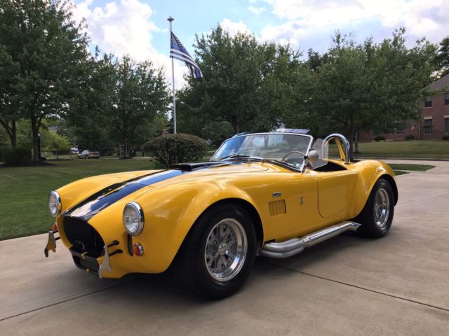 1965 Shelby Cobra Roadster - photo 2