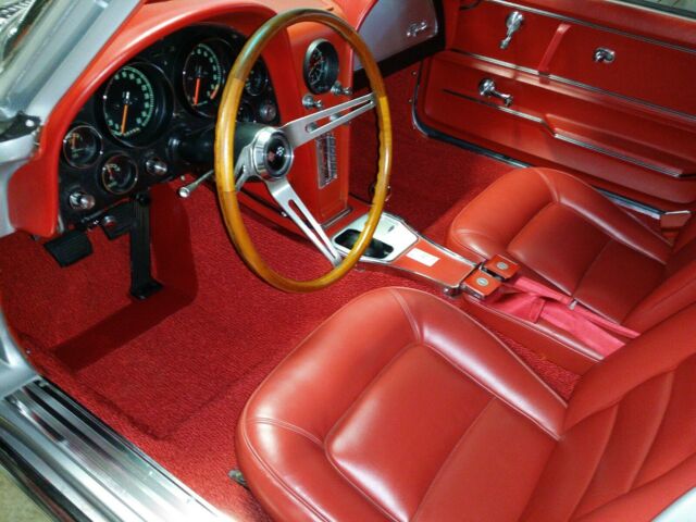 1965 Chevrolet Corvette - photo 9